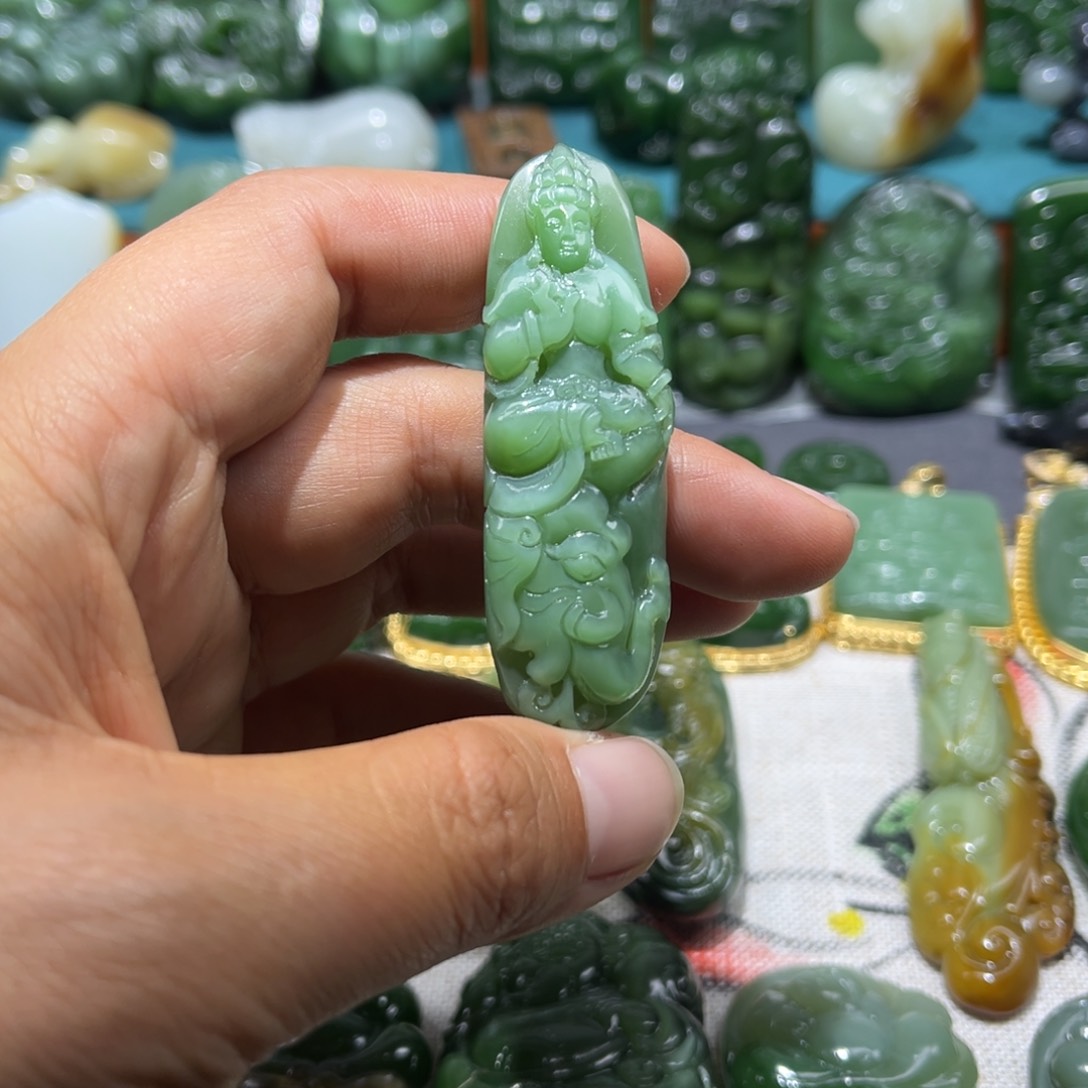 和田玉颈饰未镶嵌