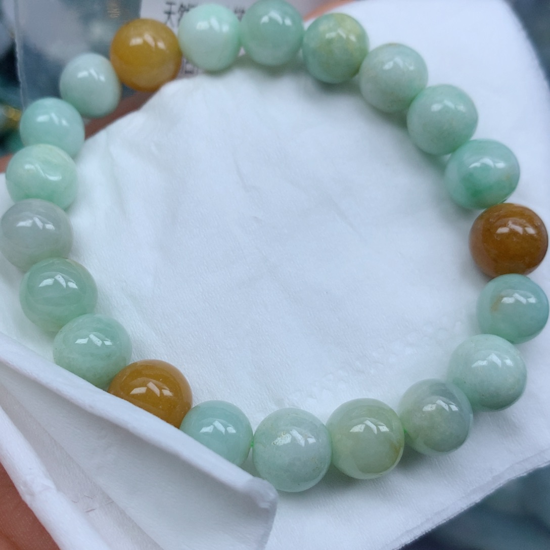 翡翠颈饰未镶嵌手串