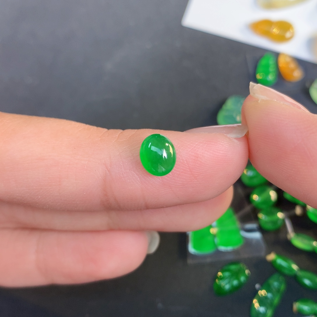 郑***叨翡翠裸石6.62-5.7-3.1