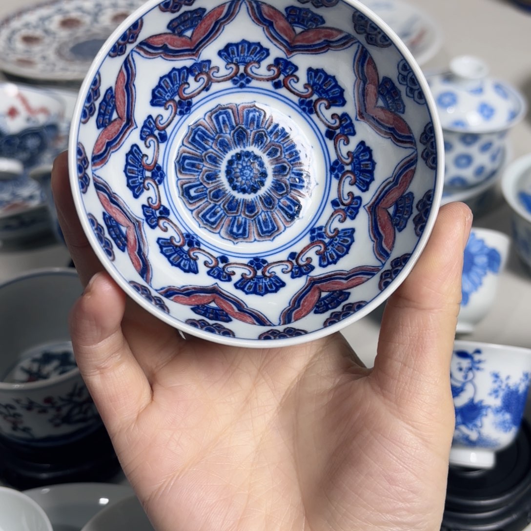 青花釉里红 最后一个
