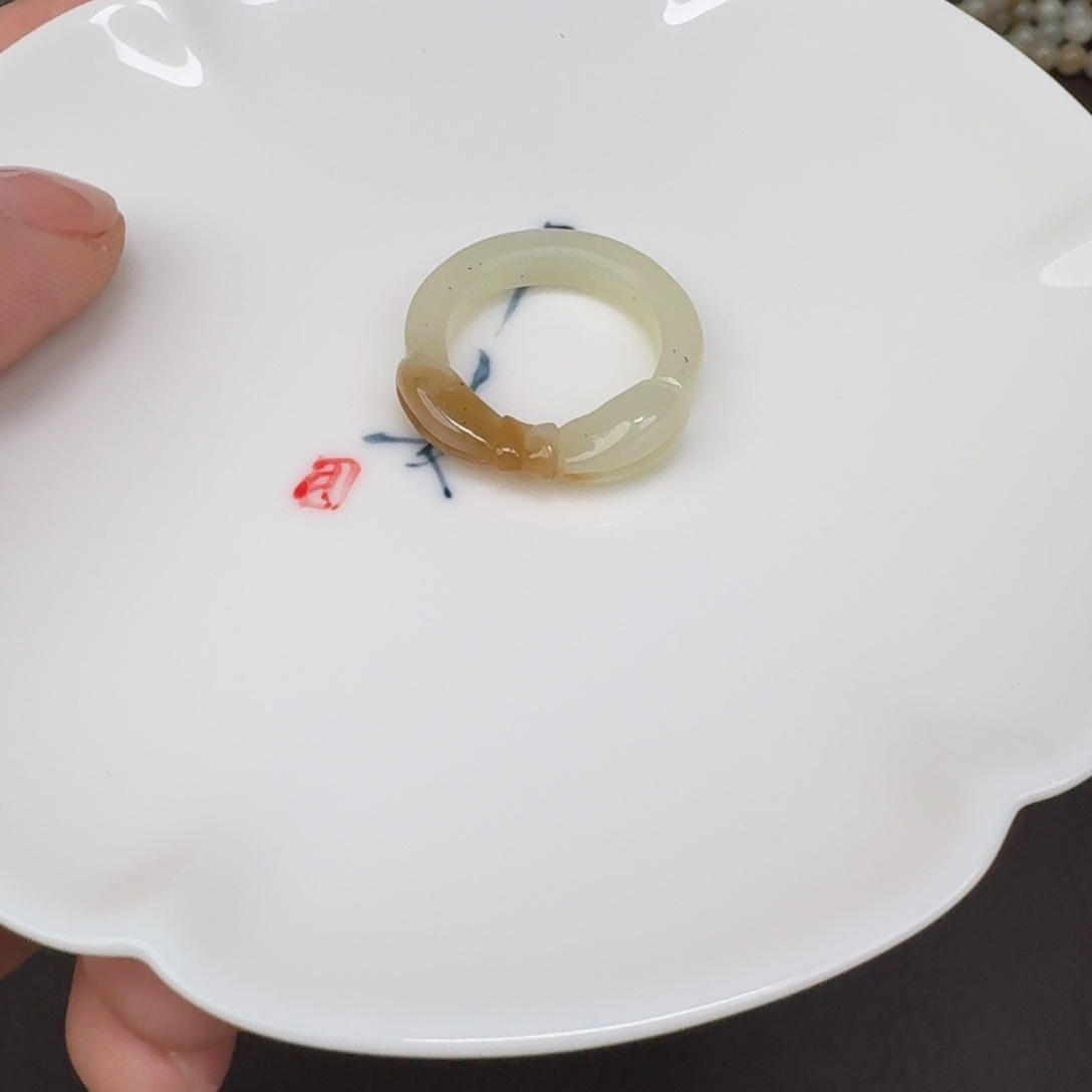 ๐****和田玉未镶嵌颈饰蒙蒙