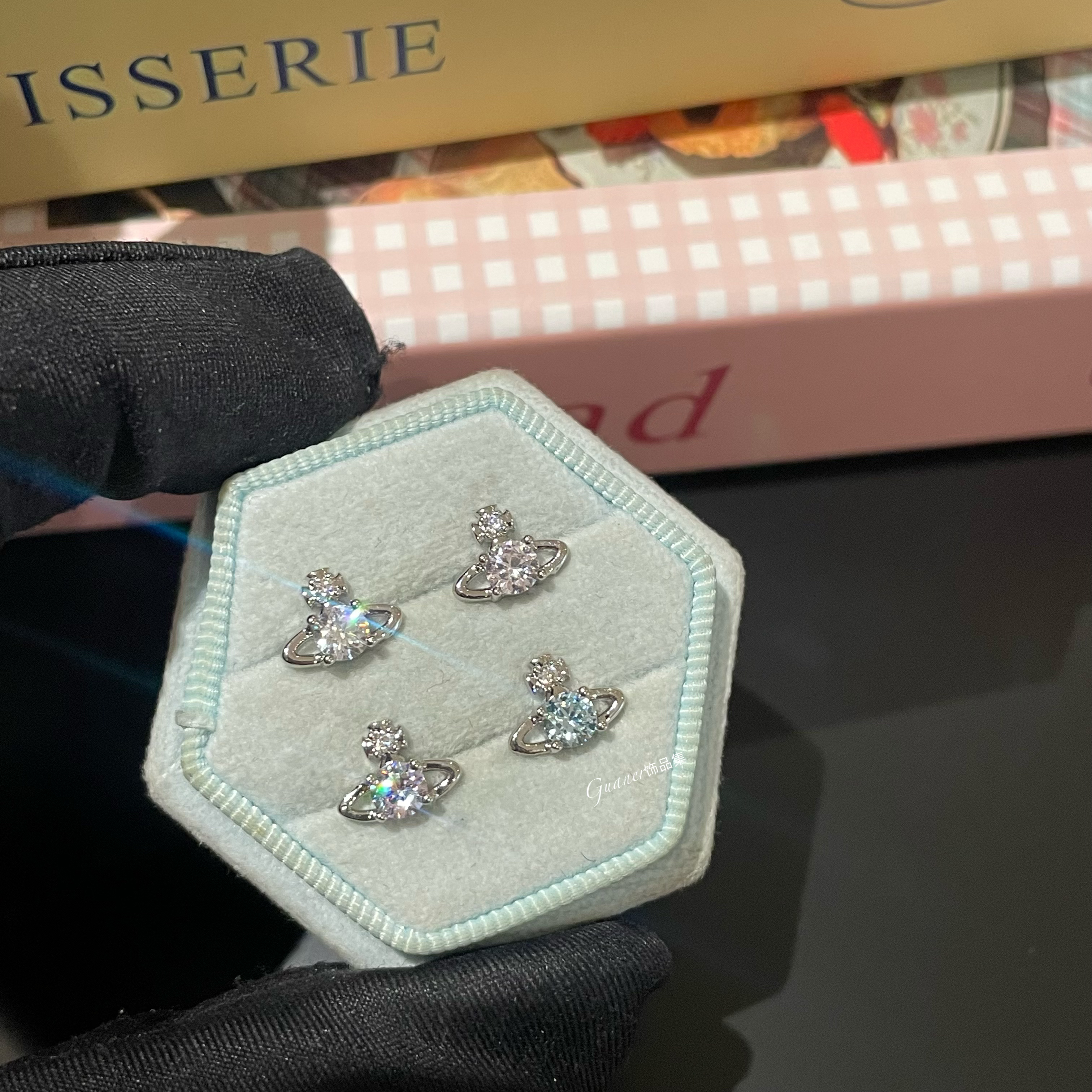 钛钢合成锆石耳饰 爆闪八心八箭土星 精致小巧百搭耳骨耳垂钉