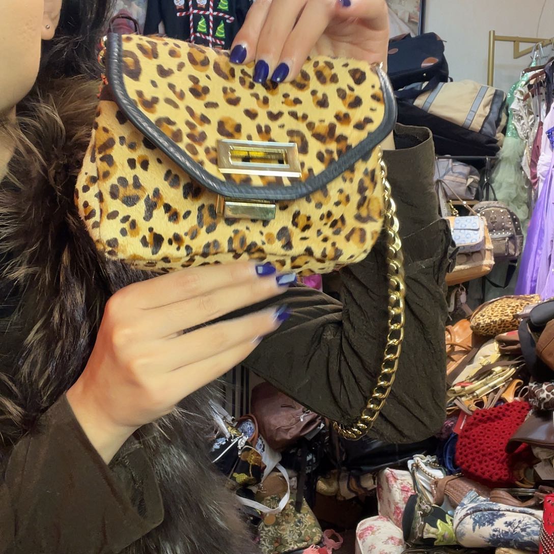 蚕丝豹纹斜挎链条