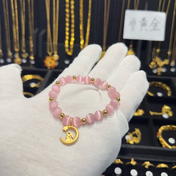 铜合金仿水晶手链 铁手链 摘星兔手链 轻奢小众高级感月亮兔手串