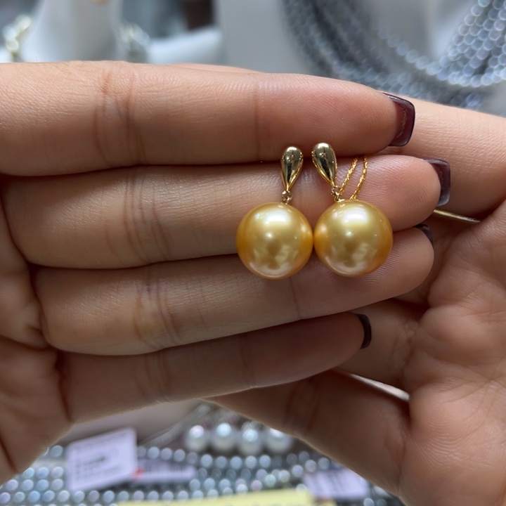 海水珍珠耳饰18K金镶嵌