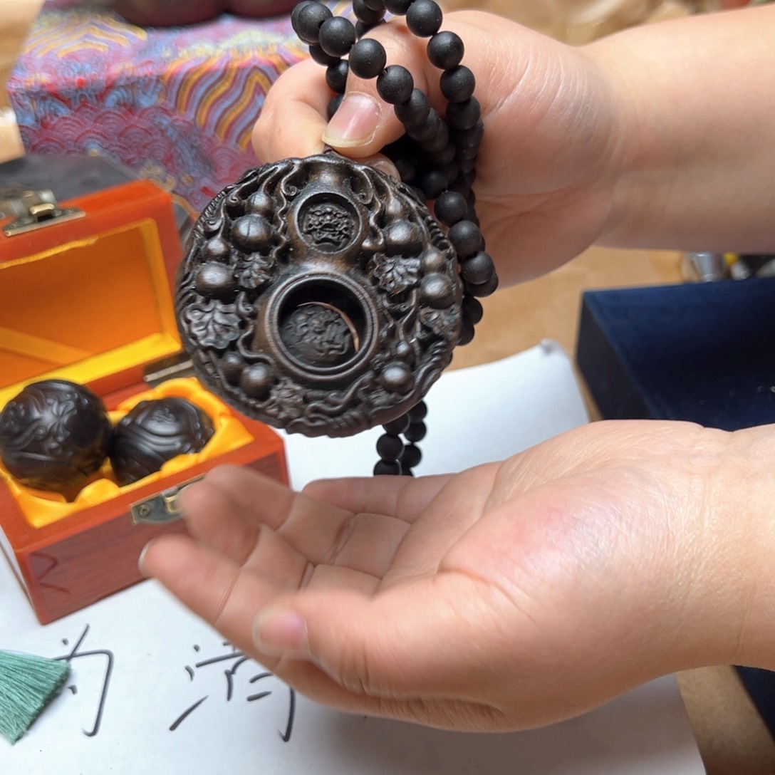 大叶紫檀（黑酸枝木类）