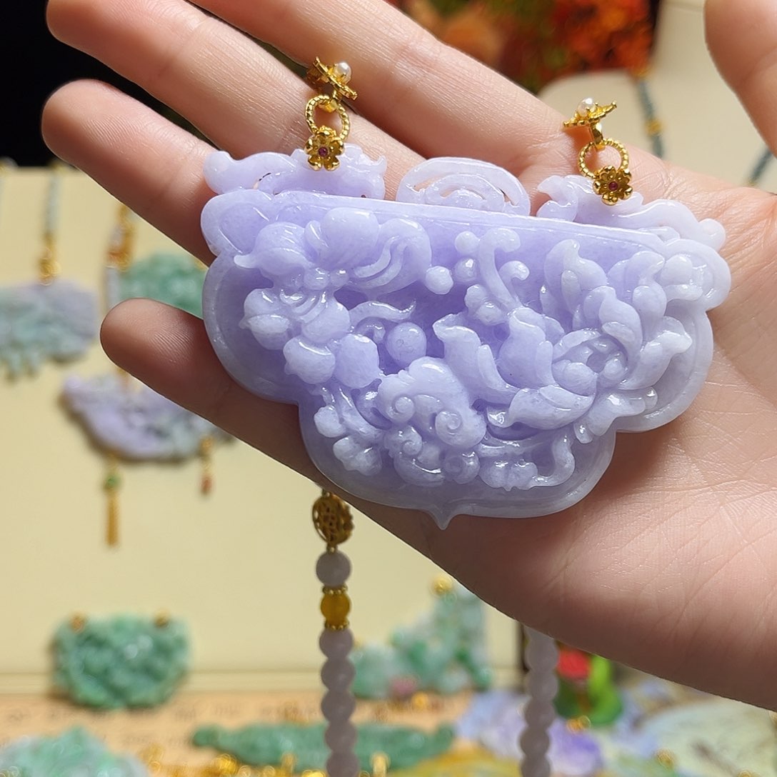 翡翠颈饰未镶嵌紫