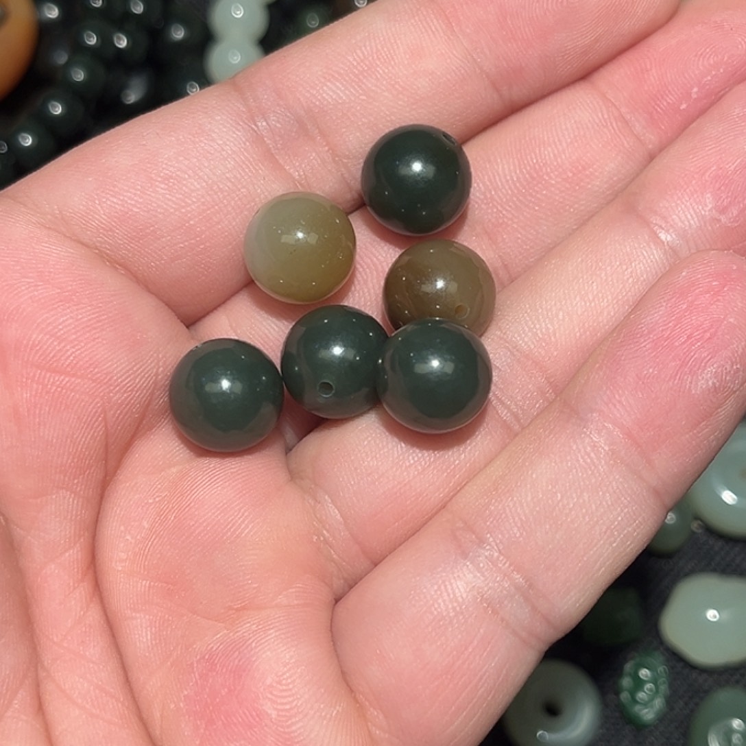 冰***梨和田玉未镶嵌颈饰