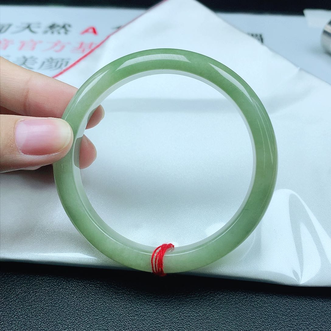 翡翠手镯未镶嵌圈56