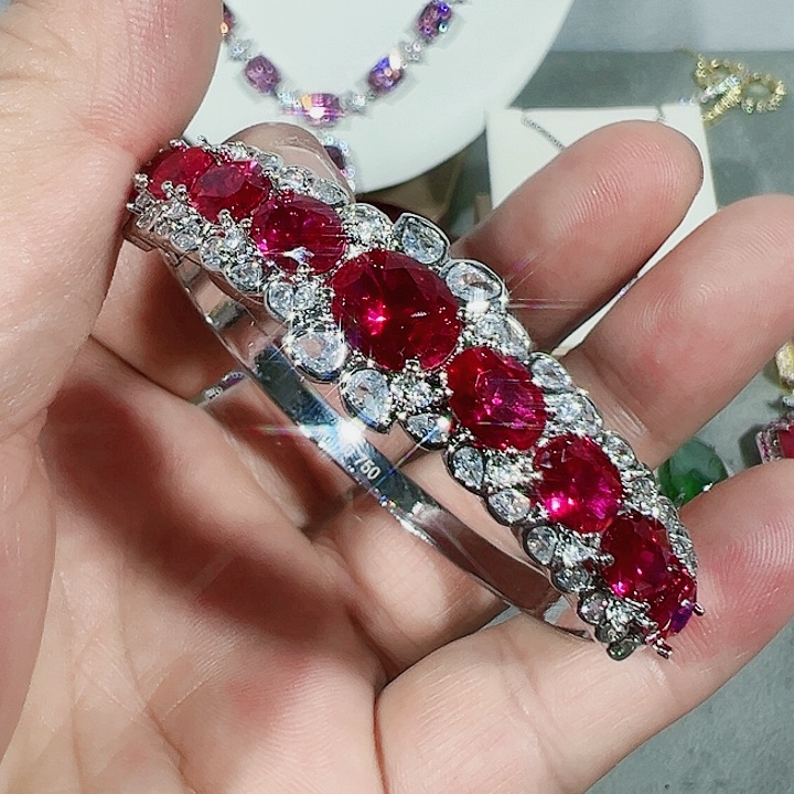 红宝石颈饰未镶嵌