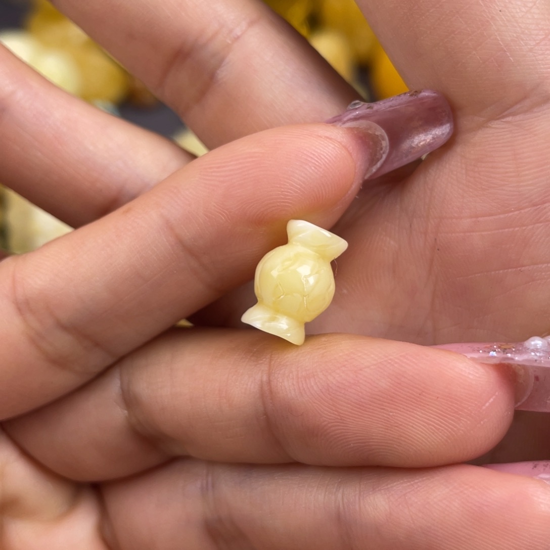 琥珀裸石未镶嵌蜜蜡