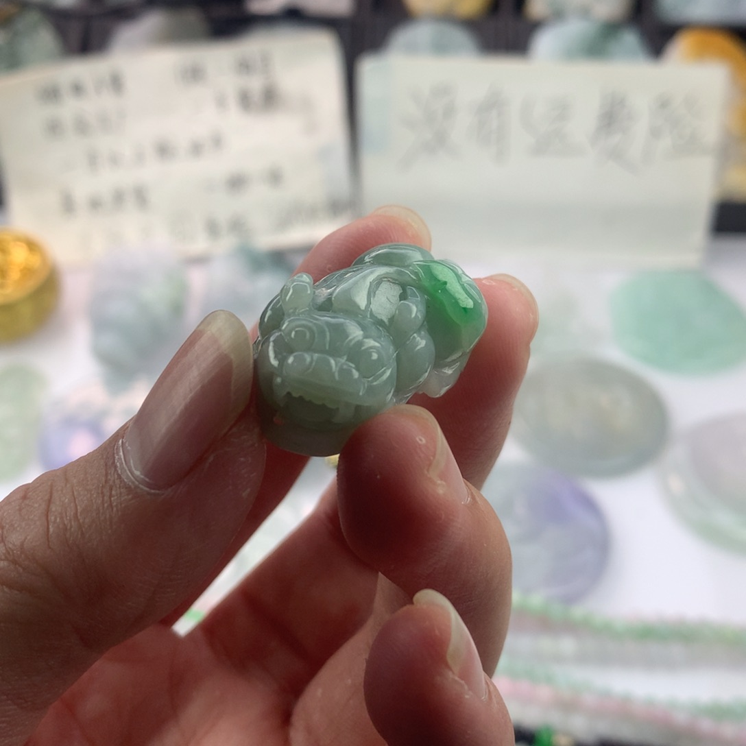 翡翠颈饰未镶嵌一