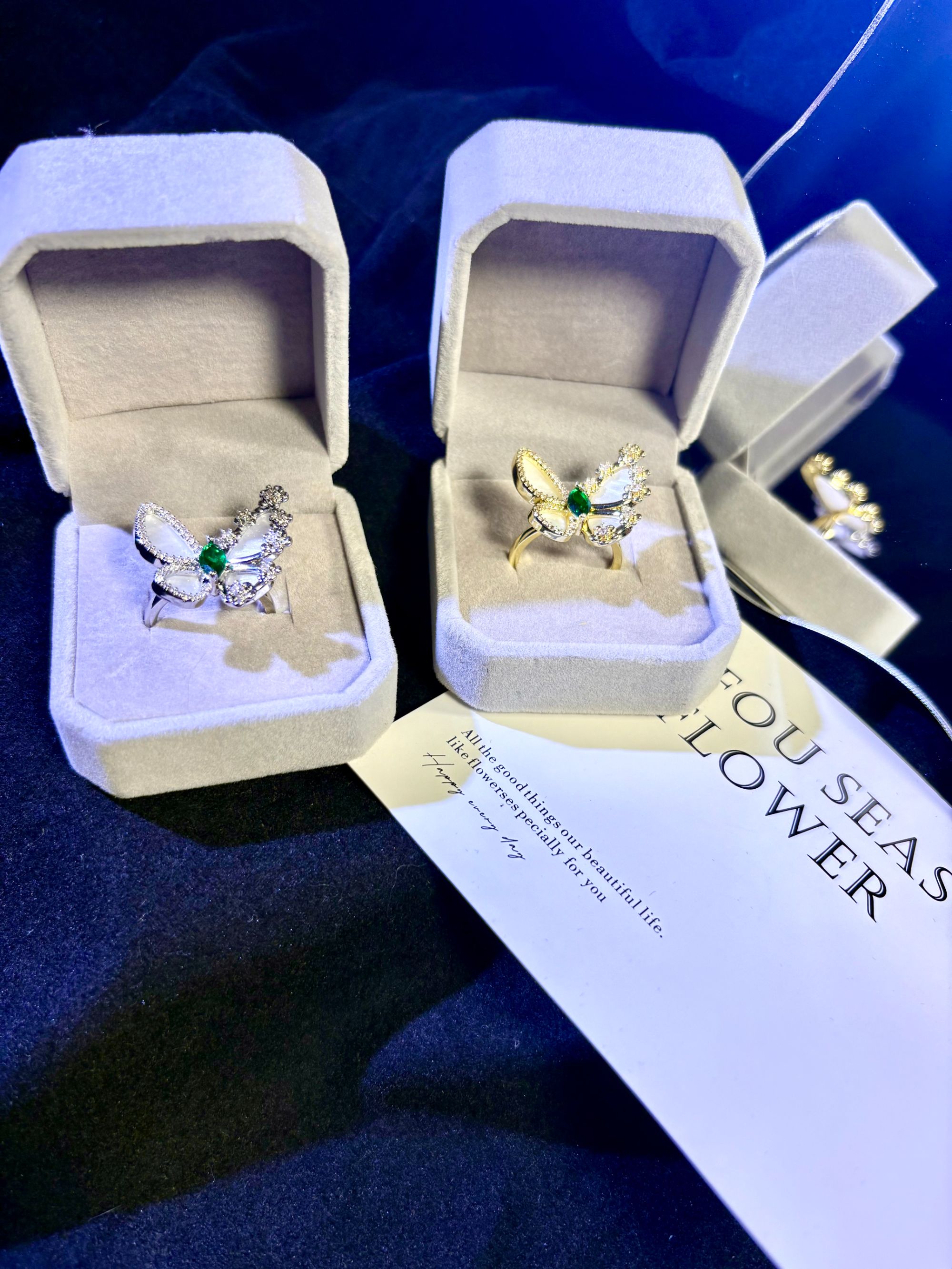 手工设计款白色贝母绿祖母开口戒指