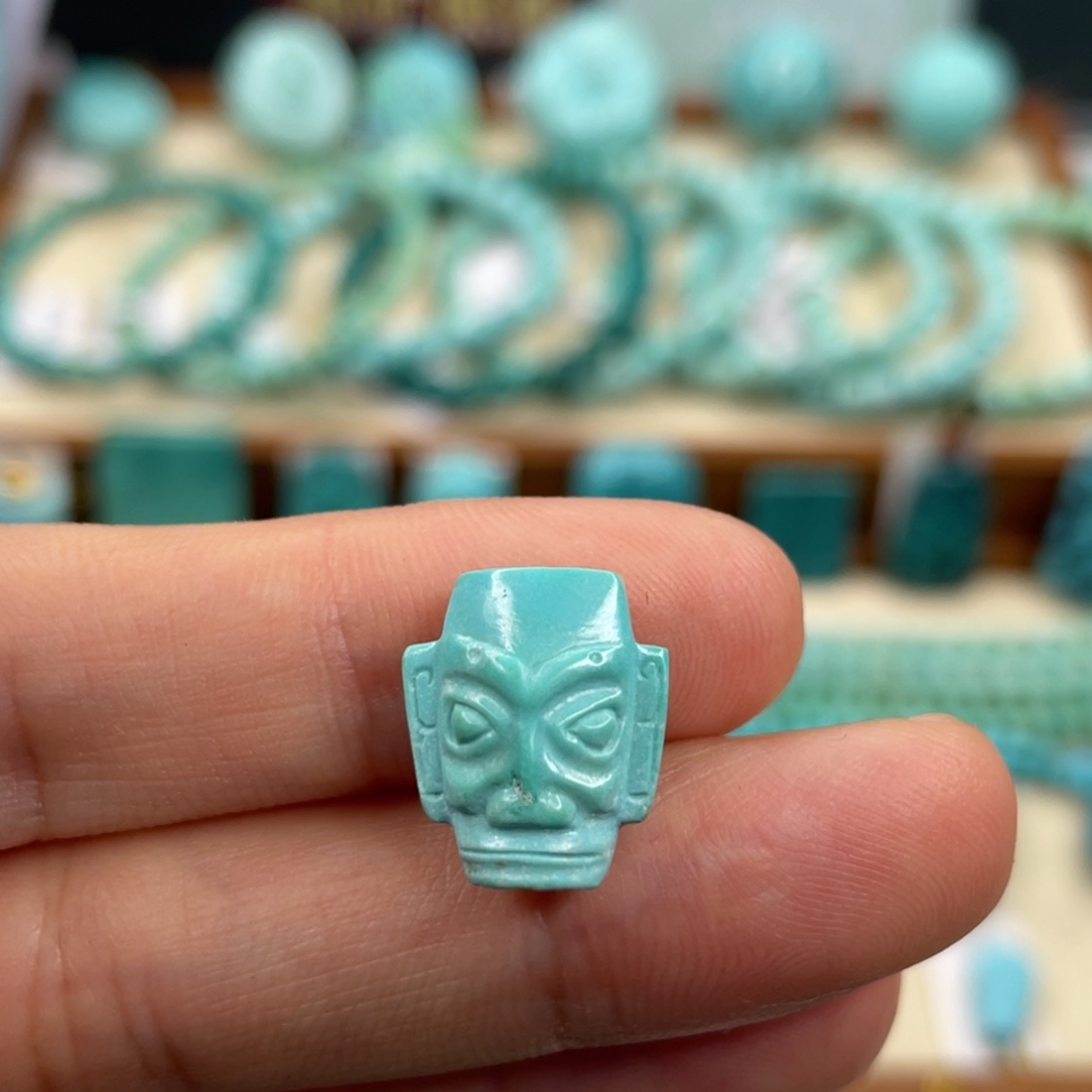 绿松石未镶嵌挂件