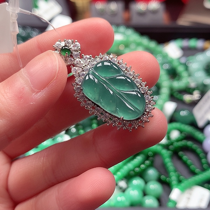 翡翠手链未镶嵌翡翠