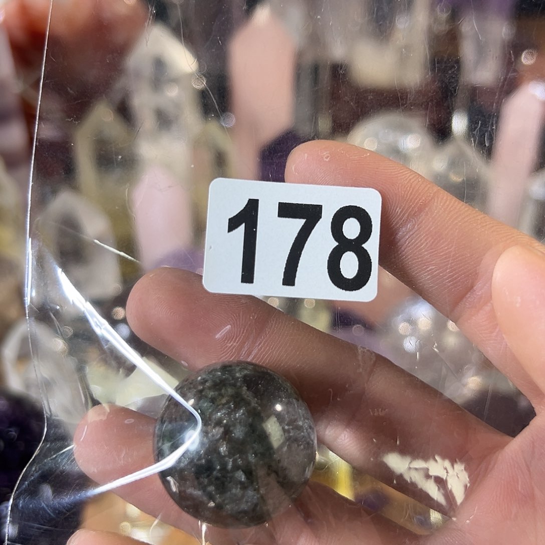 天然水晶，默认微瑕未镶嵌水晶