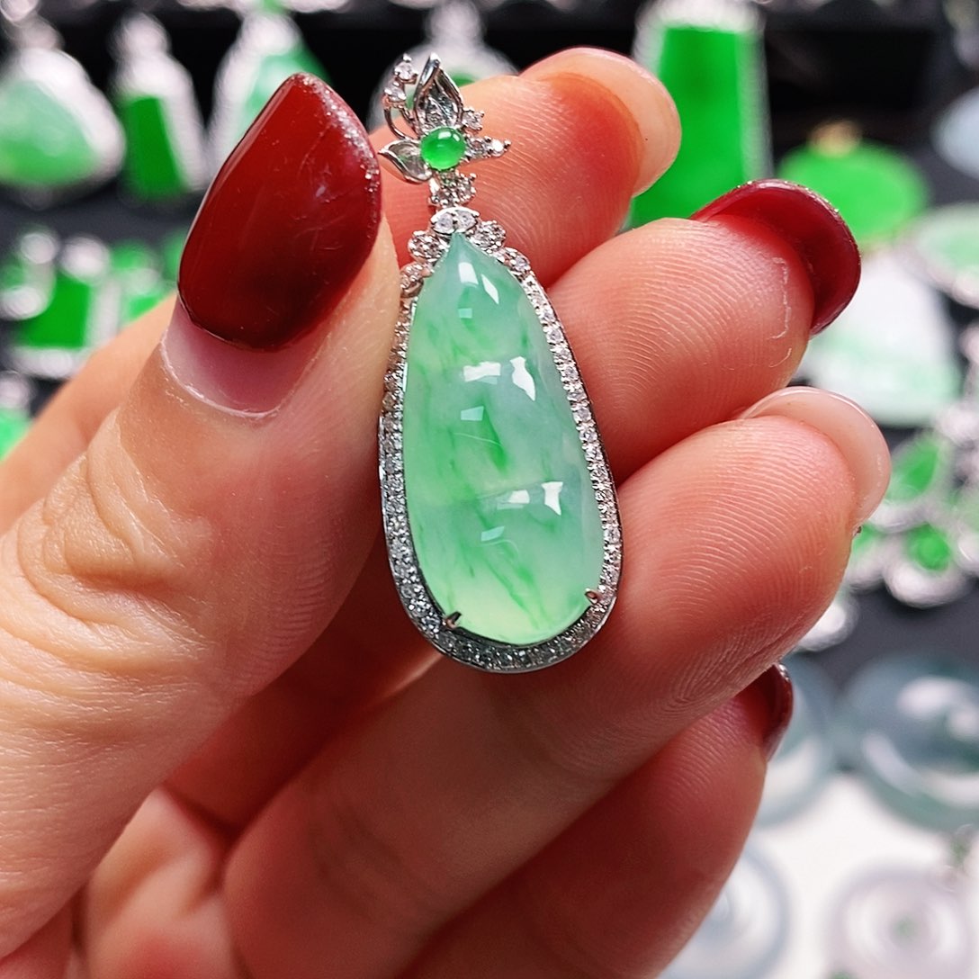 翡翠颈饰18K金镶嵌18k金钻镶嵌