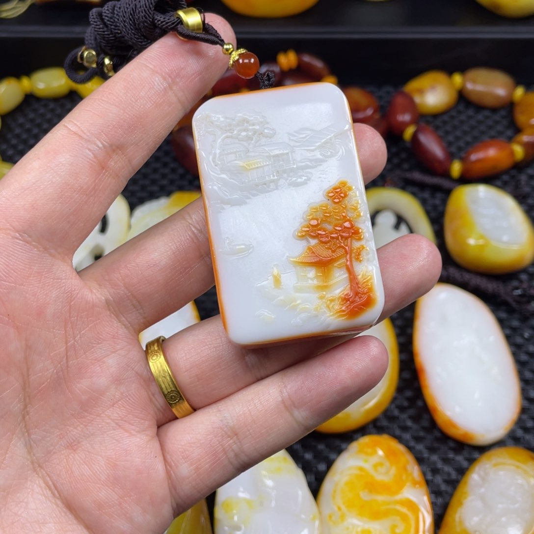 颈饰未镶嵌和田玉