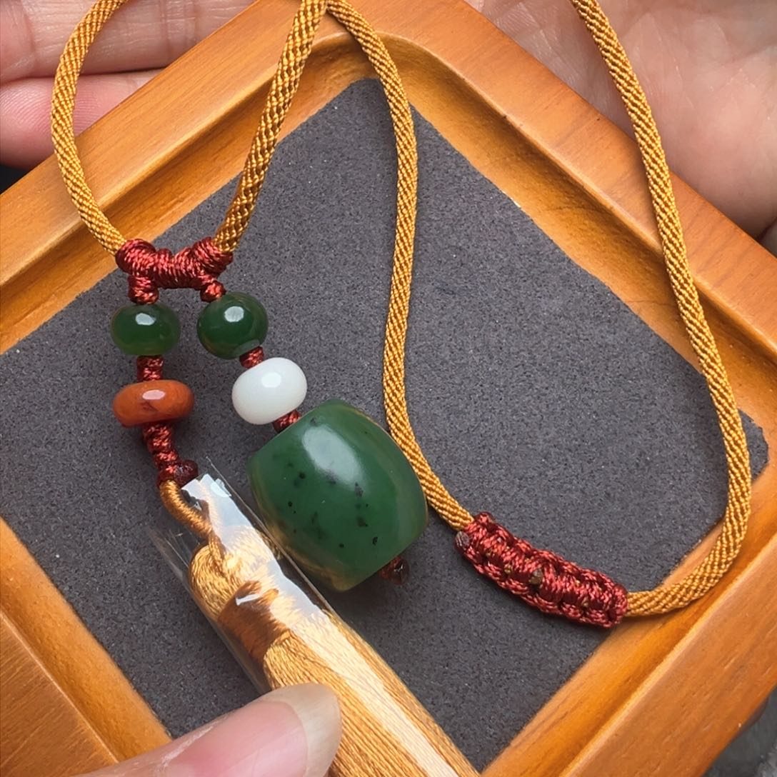 和田玉颈饰未镶嵌