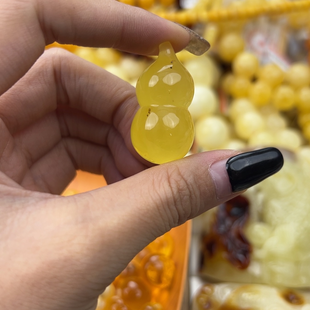 琥珀珠宝奇石未镶嵌