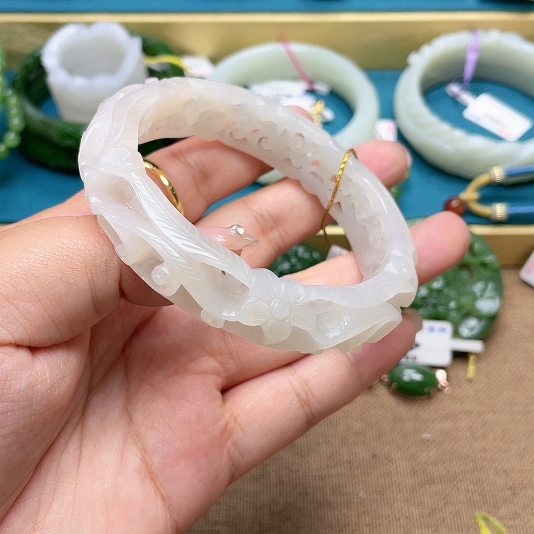 【闪购商品】和田玉手镯6061圈口45未镶嵌