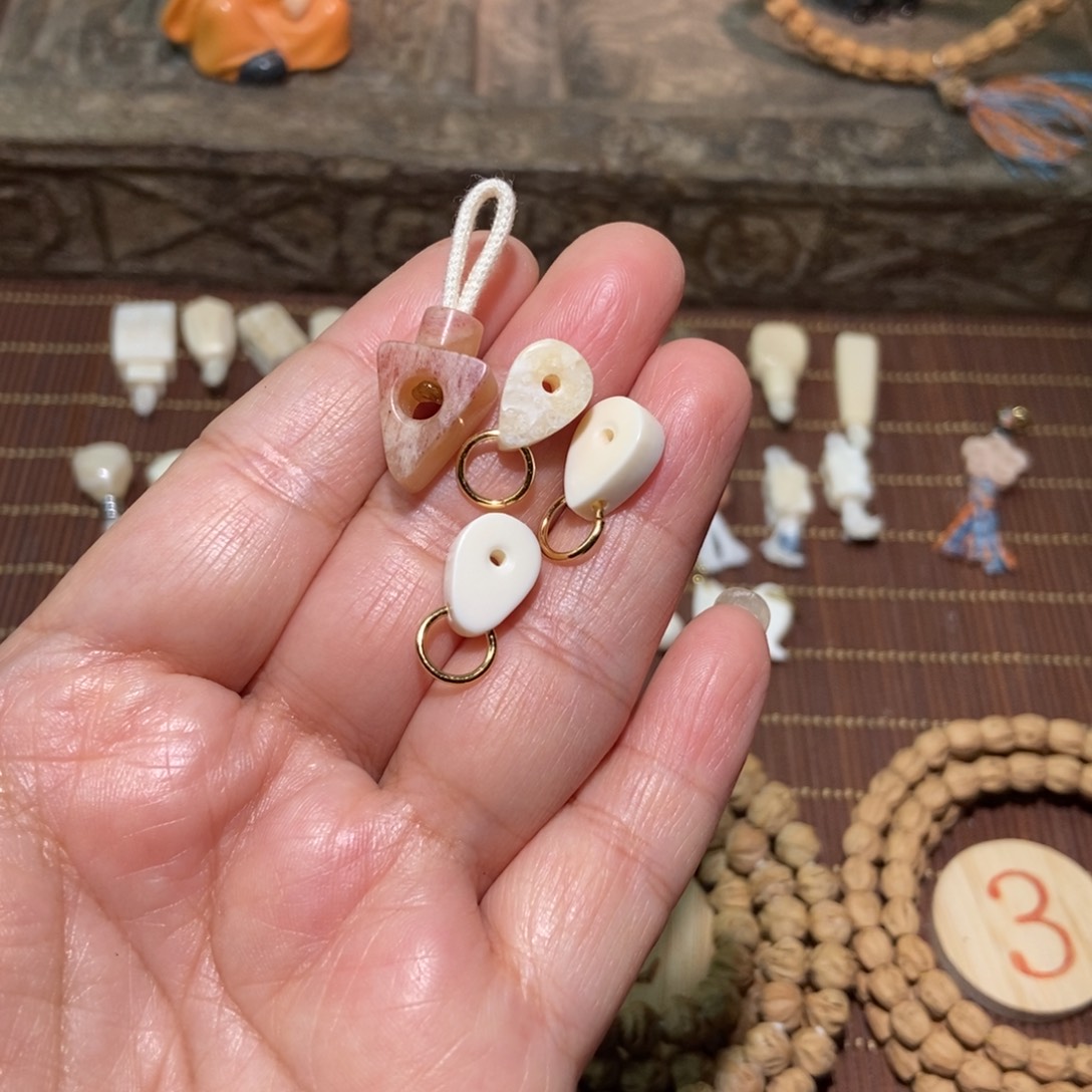 R***e柏香籽/百香籽吊坠