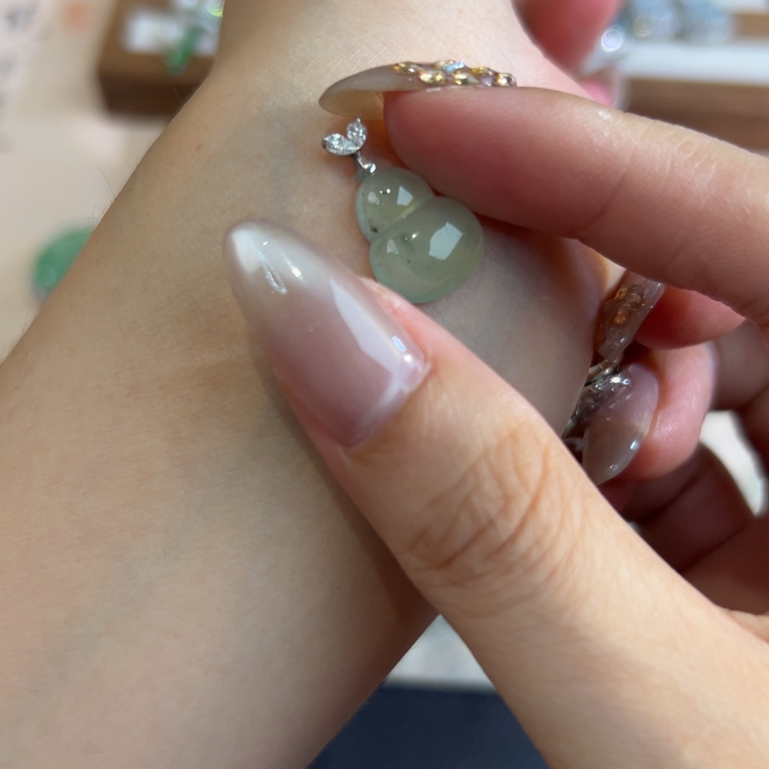 颈饰未镶嵌翡翠葫芦