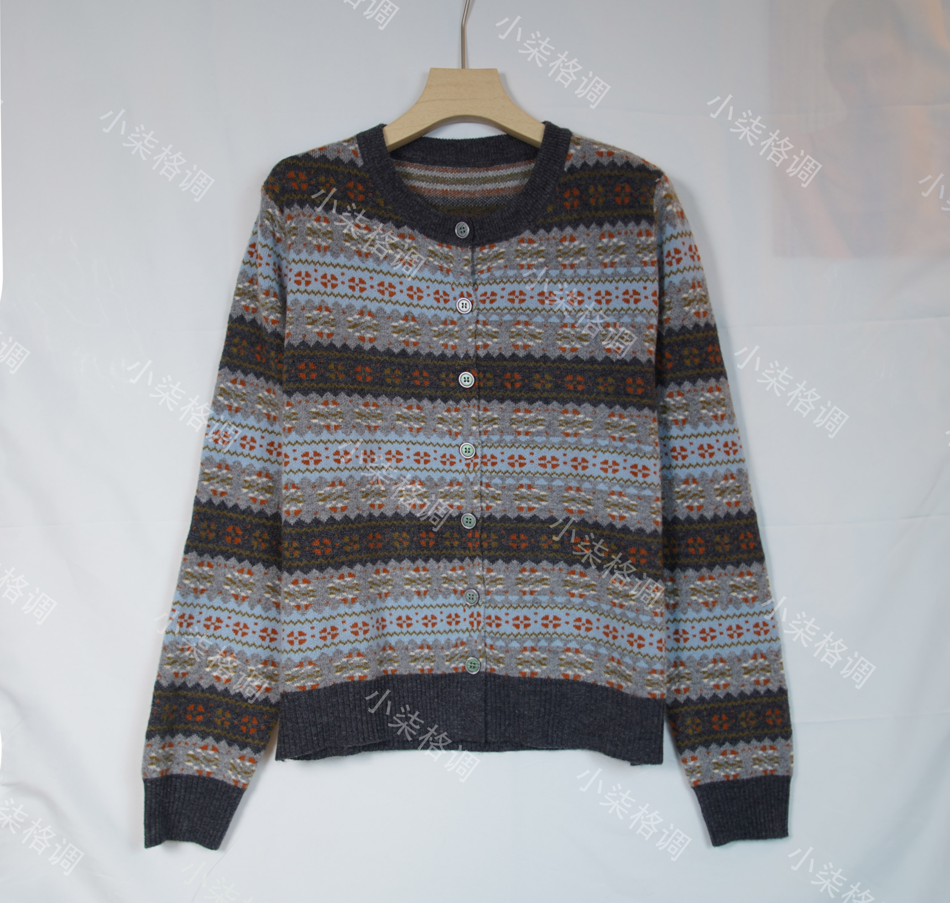 小柒格调0046冬季新款圆领格纹拼色宽松长袖针织开衫毛衣外套