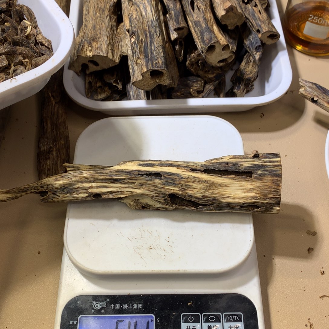 沉香沉香碎屑奇楠沉香熏香虎斑紫棋虫漏胚64克