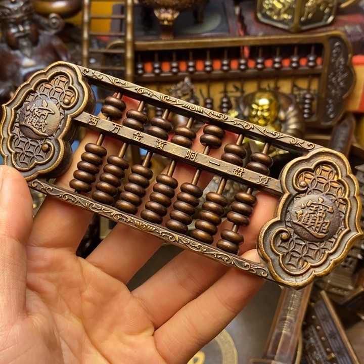 铜器摆件做工精良