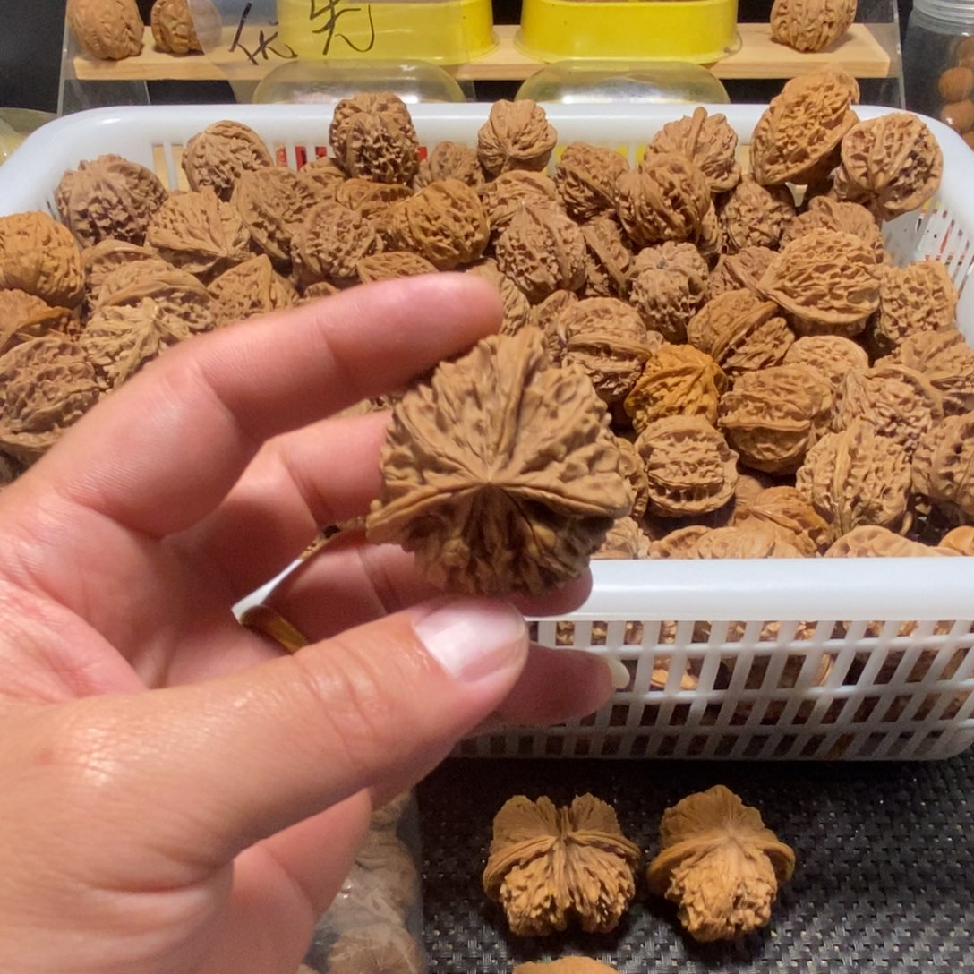 诚***信文玩核桃吊坠核桃异形