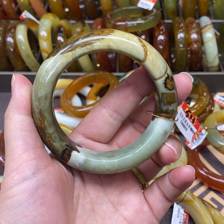 未镶嵌蛇纹石玉手镯