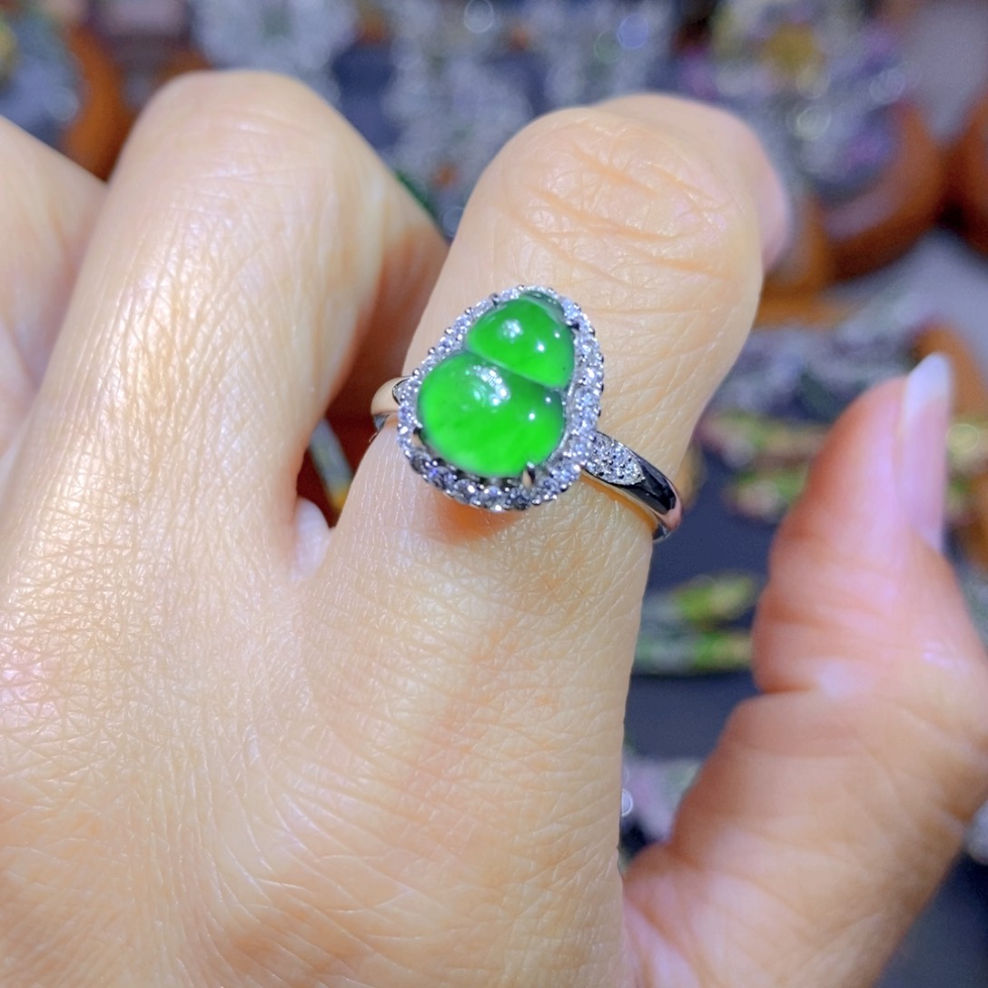 翡翠颈饰银S925镶嵌天然翡翠