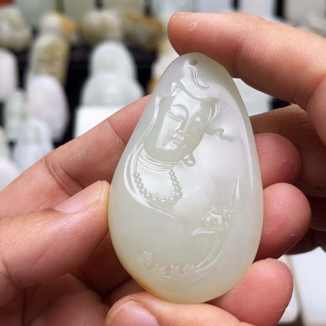 和田玉颈饰未镶嵌