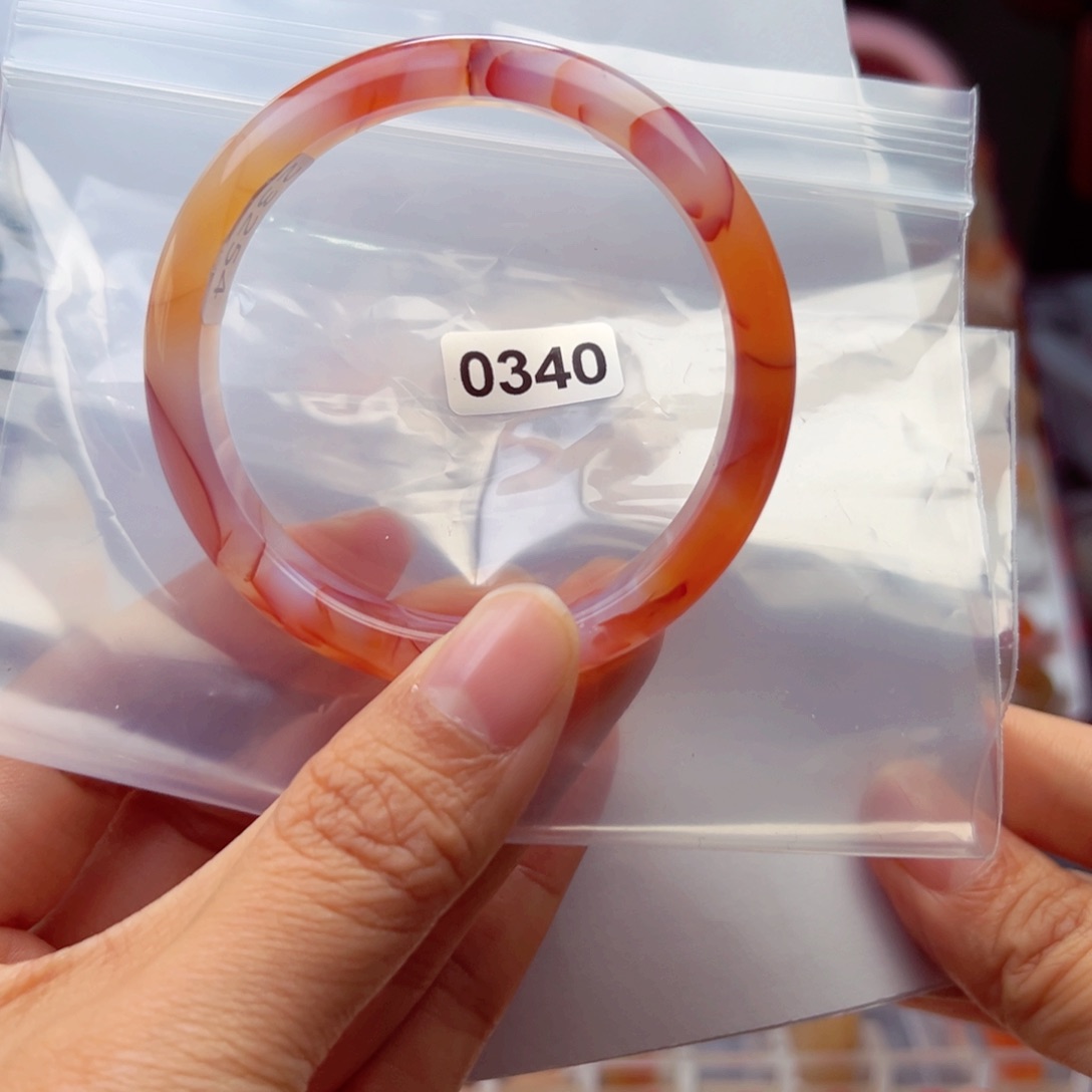 玛瑙/玉髓手镯未镶嵌幸*！