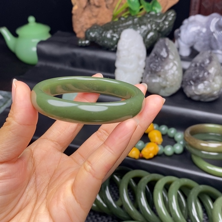 和田玉（糖玉）未镶嵌手镯