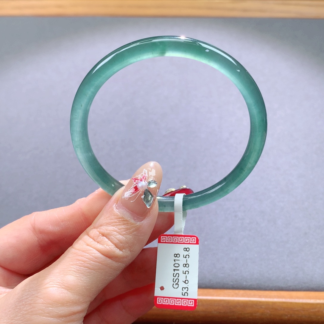 翡翠手镯未镶嵌天然翡翠手镯叮当镯