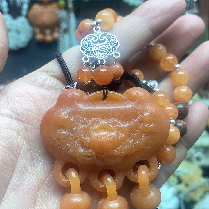 未镶嵌蛇纹石玉颈饰