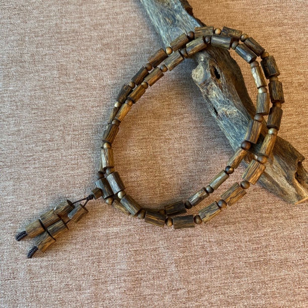 沉香树心油99沉多圈随型沉香手串