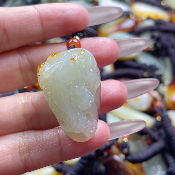 和田玉颈饰未镶嵌