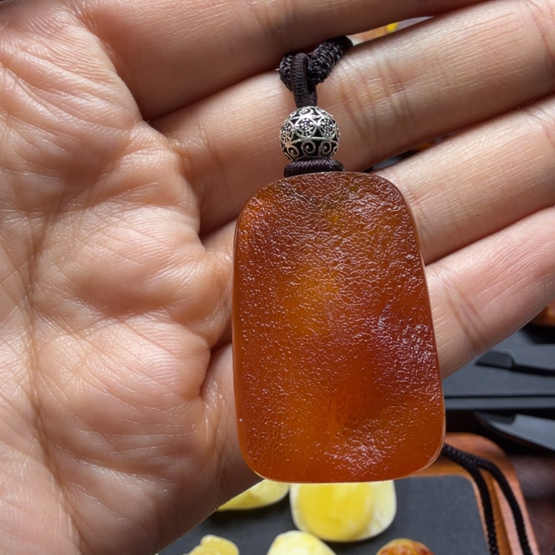 未镶嵌琥珀吊坠(赠链)