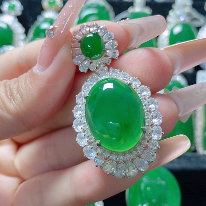 翡翠颈饰银S925镶嵌            