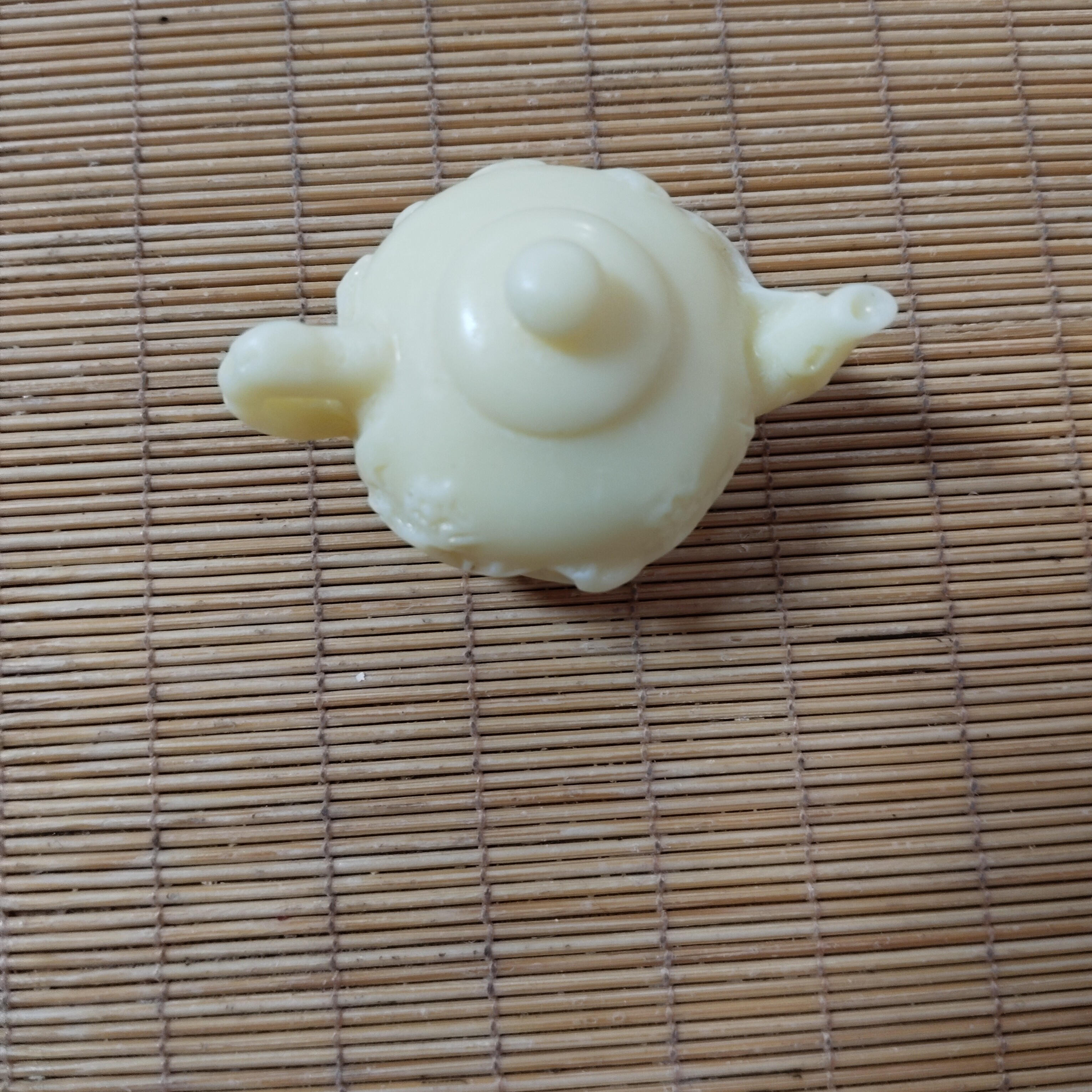 9084号白色小壶定制木料