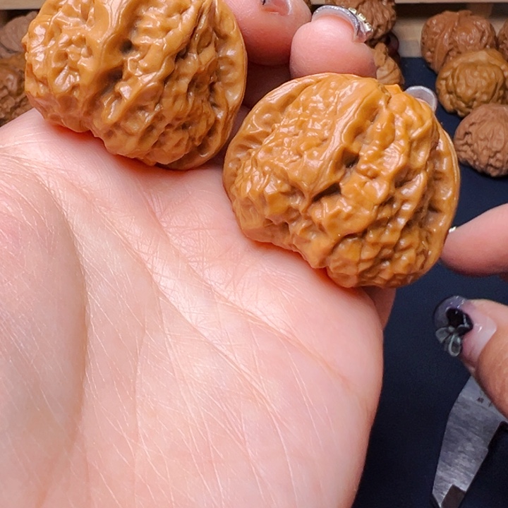 文玩核桃吊坠蛤蟆头40