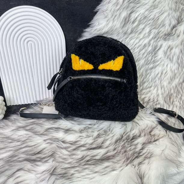 99新 FENDI/芬迪 小号小怪兽毛毛双肩包