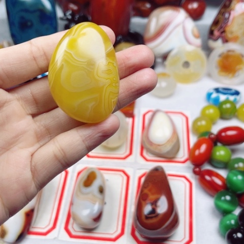 玛瑙/玉髓耳饰未镶嵌