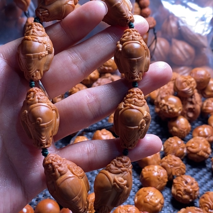 橄榄核吊坠站立钟馗