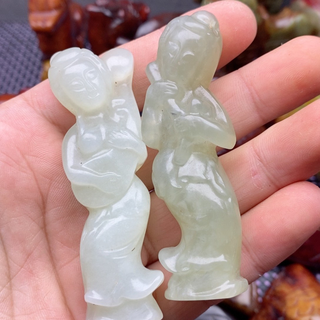 蛇纹石玉颈饰未镶嵌