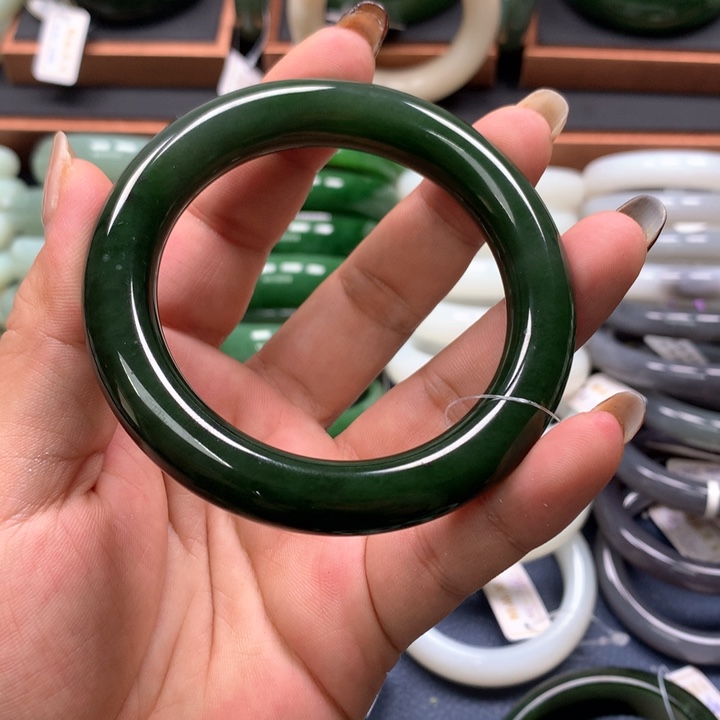 【闪购商品】未镶嵌手镯和田玉（碧玉）