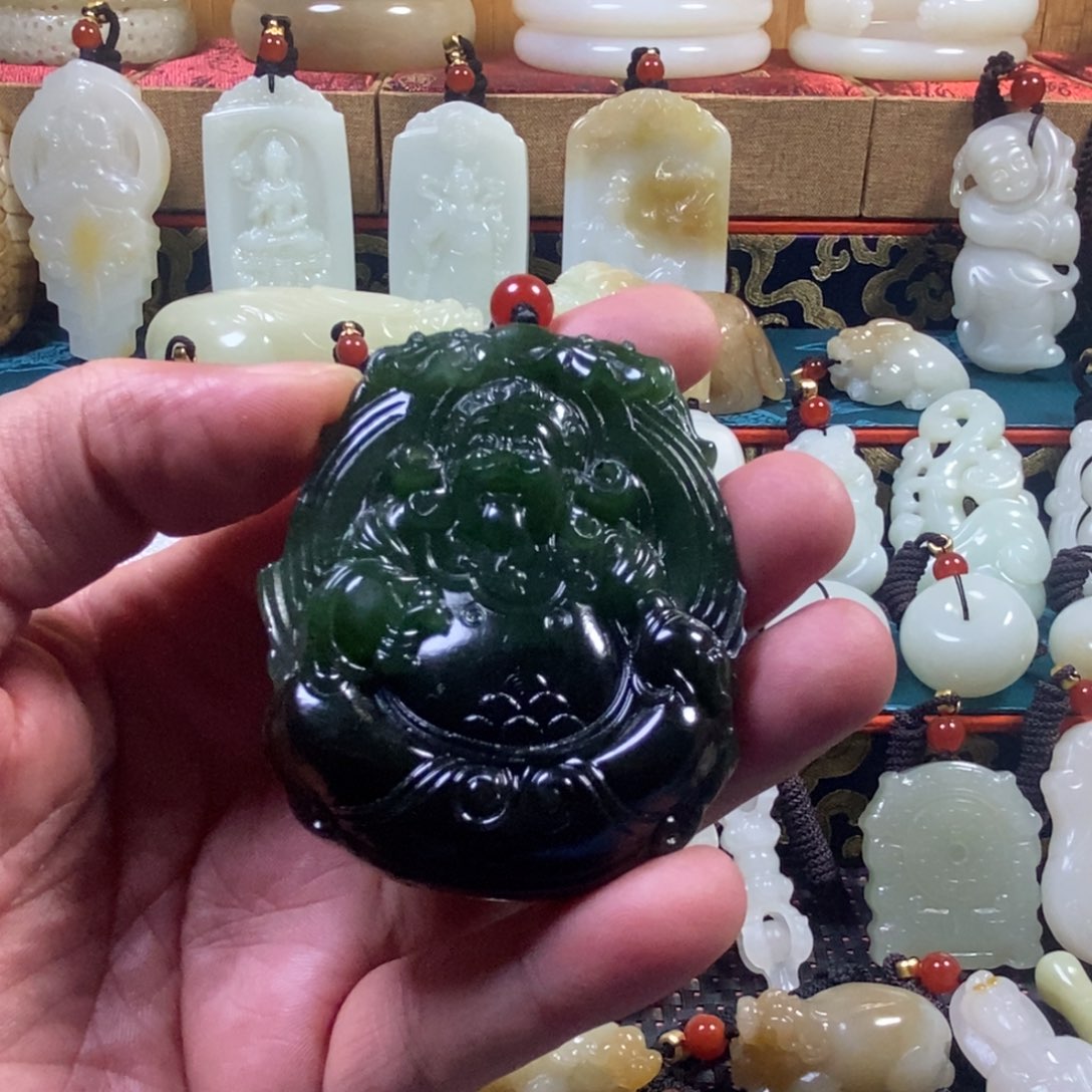 和田玉未镶嵌颈饰